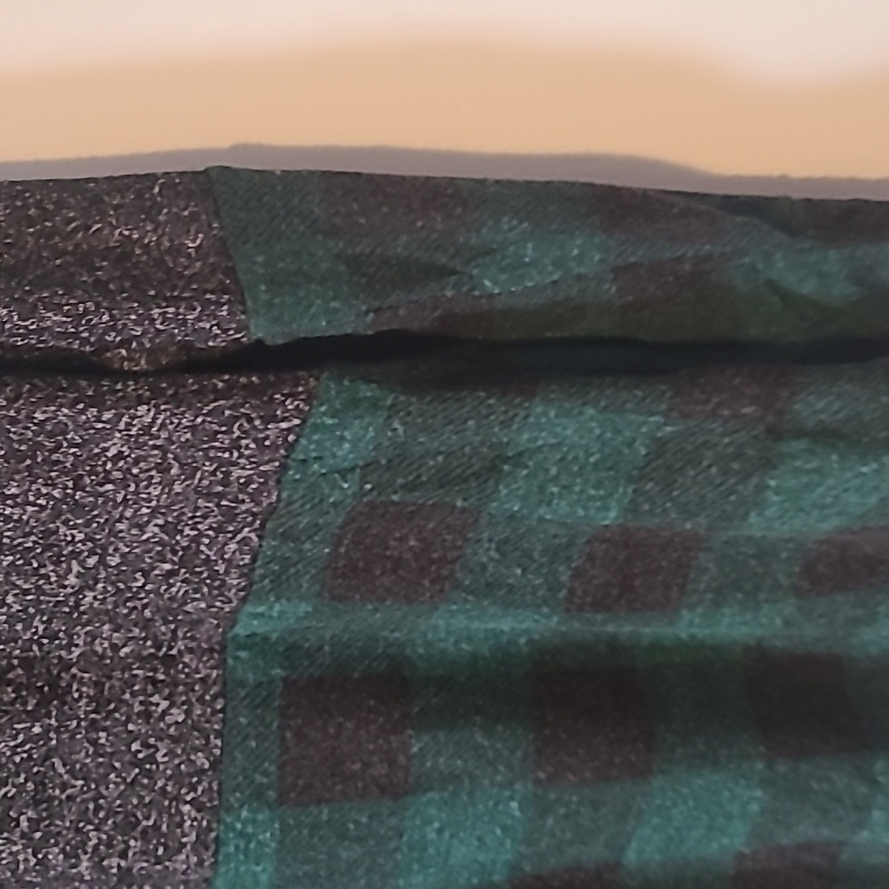 Stylish Black Green Lace Plaid Top Maurices Size XXL Lightweight Long Sleeves - Picture 3 of 8